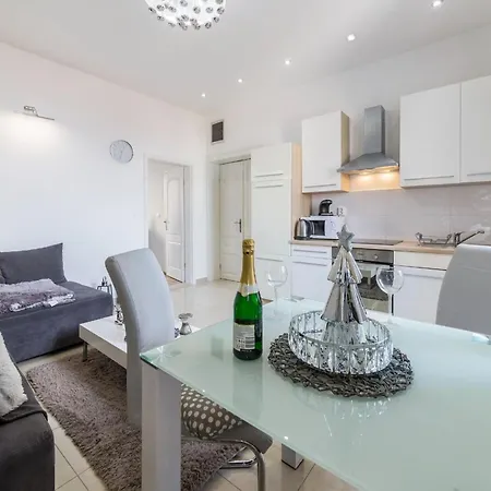 Apartamento Comfrot One Bedroom With Sea View *