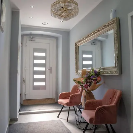 Comfrot One Bedroom With Sea View * Póla